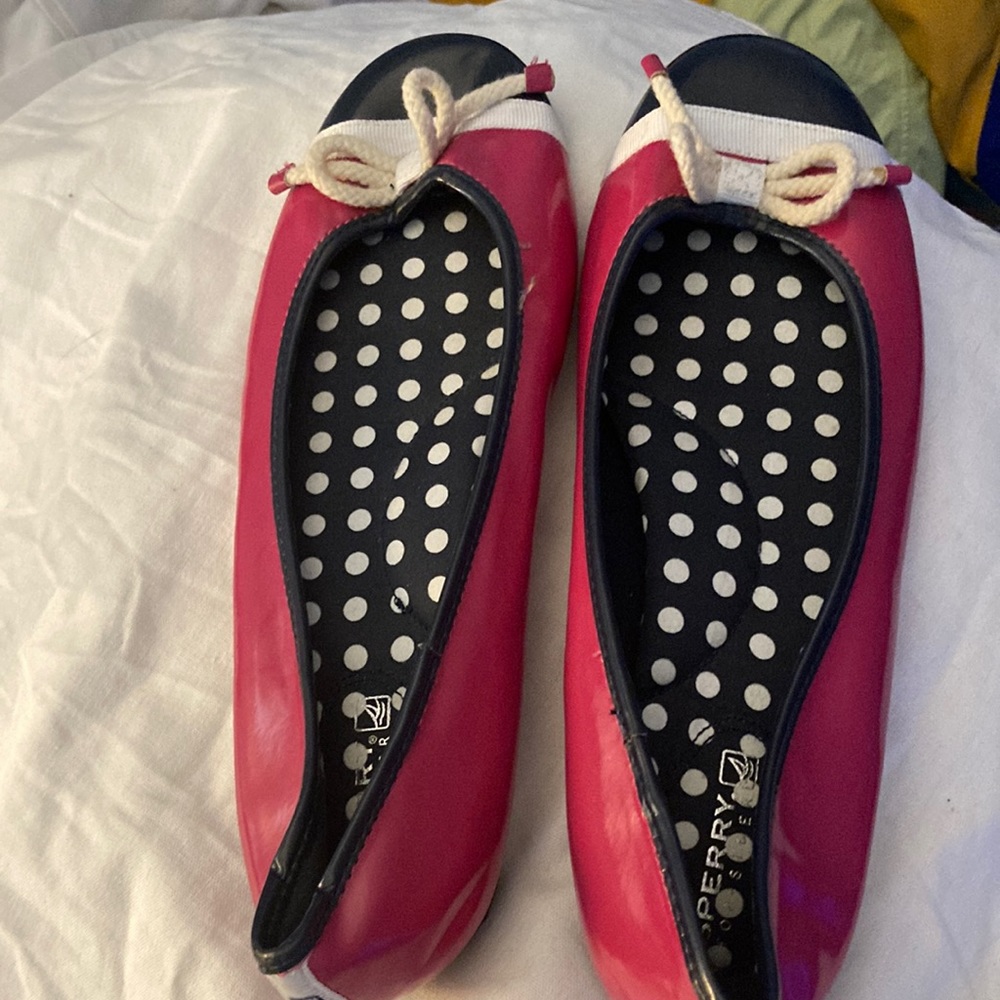 New!  Adorable Sperry Topsider patent flats size 9 hot pink/ navy tip/white bow